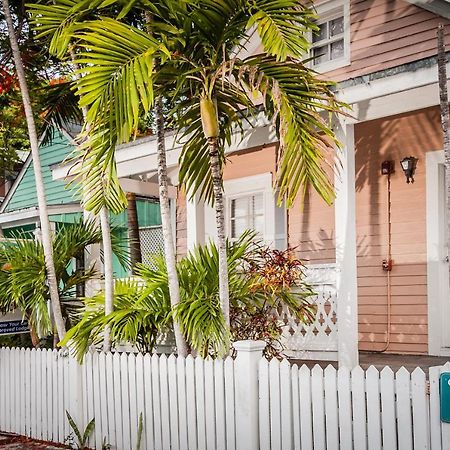 Courtney'S Place Historic Cottages & Inns Key West Exterior photo