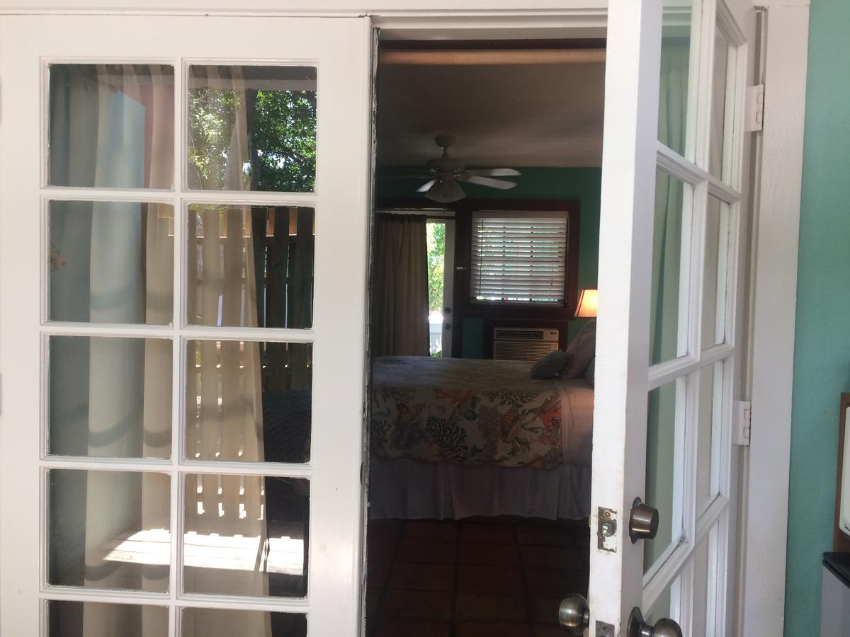 Courtney'S Place Historic Cottages & Inns Key West Exterior photo