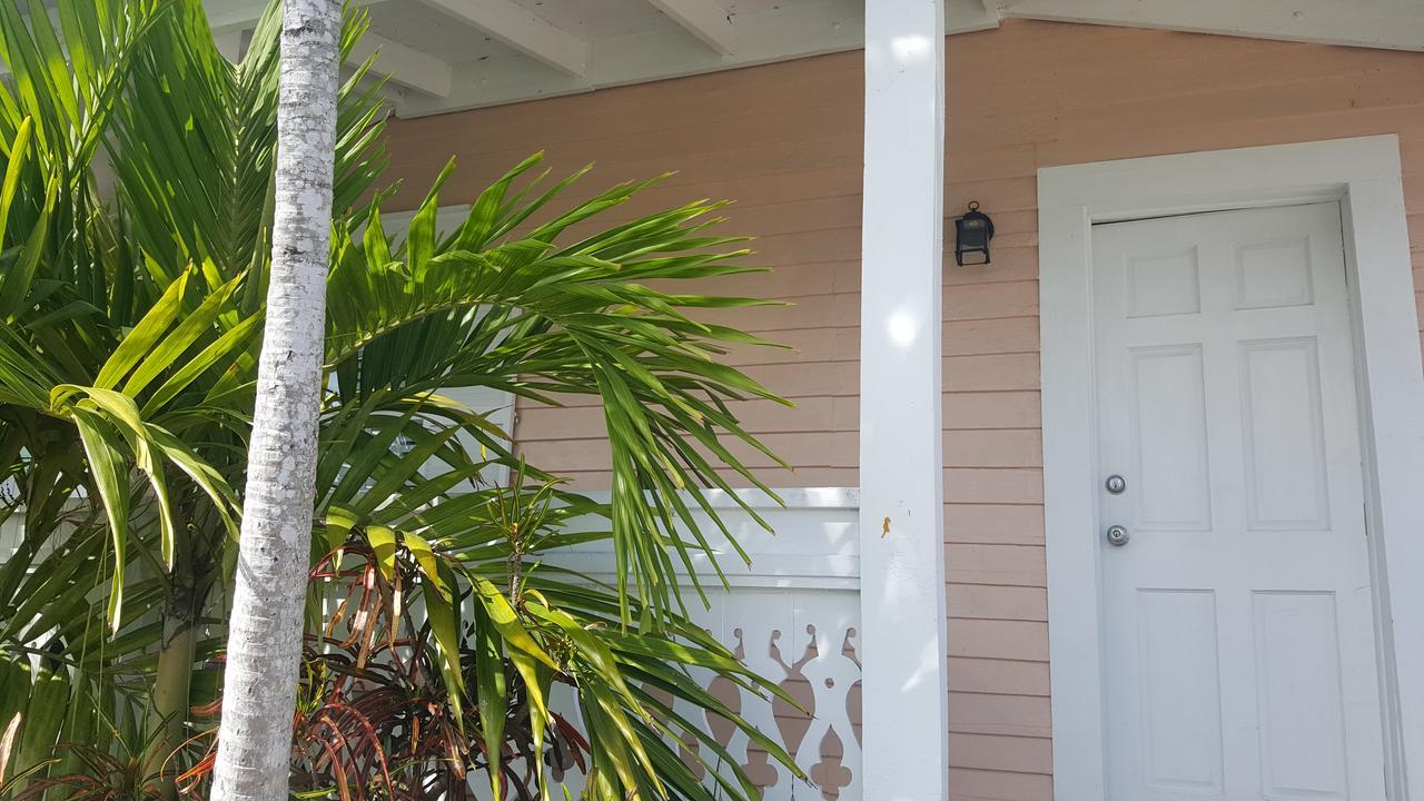 Courtney'S Place Historic Cottages & Inns Key West Exterior photo