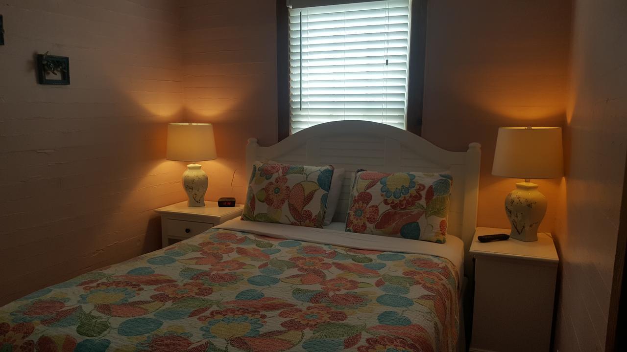 Courtney'S Place Historic Cottages & Inns Key West Exterior photo