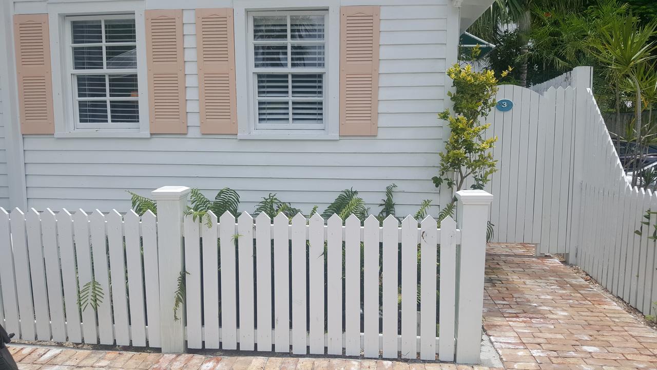 Courtney'S Place Historic Cottages & Inns Key West Exterior photo