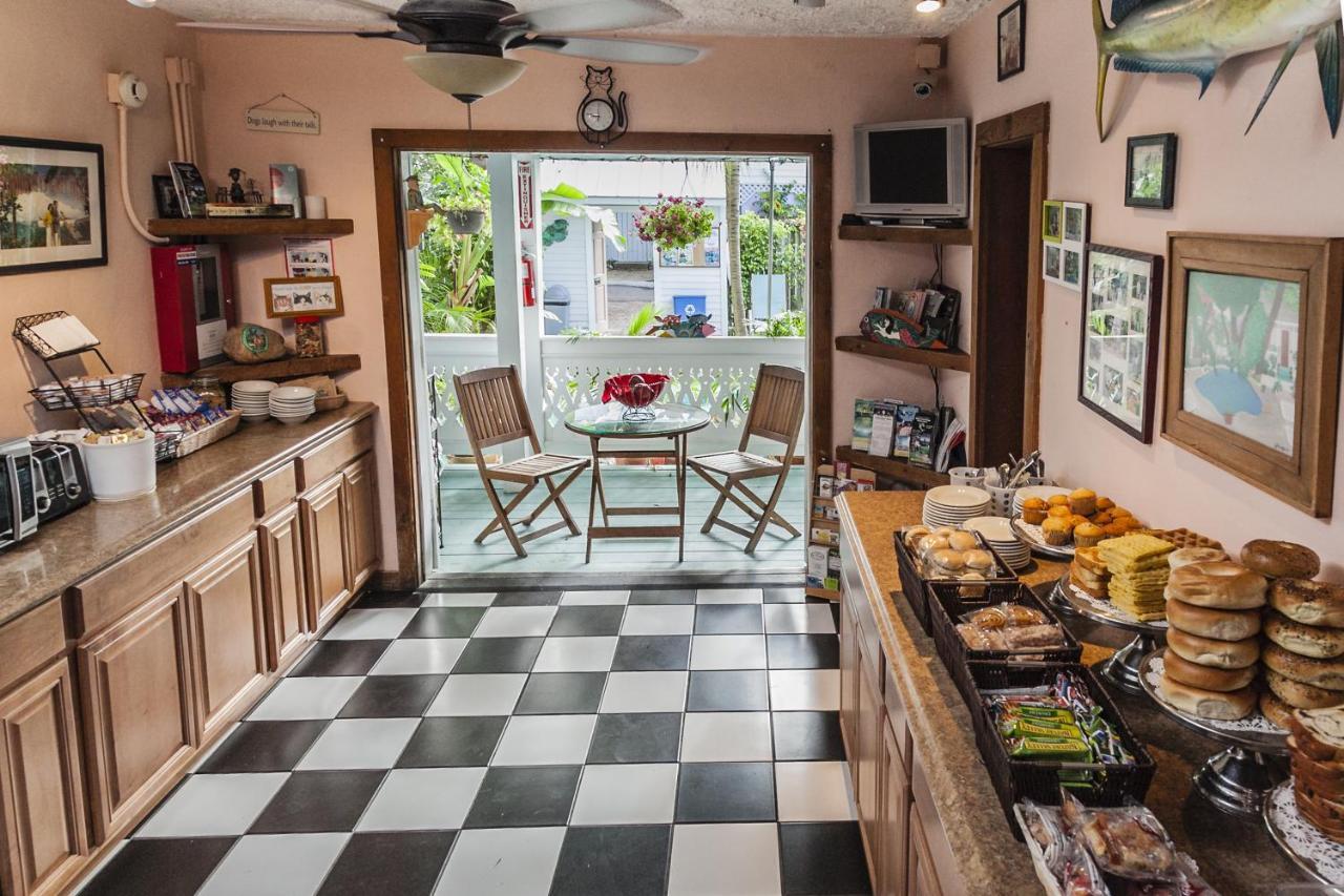 Courtney'S Place Historic Cottages & Inns Key West Exterior photo